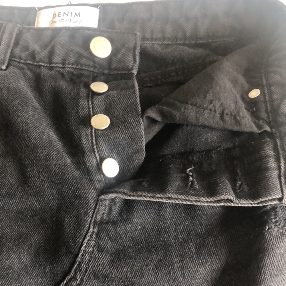 Miss Selfridge Distressed Mini Skirt Faded Black Denim Frayed Hemline size 8 - Picture 6 of 9